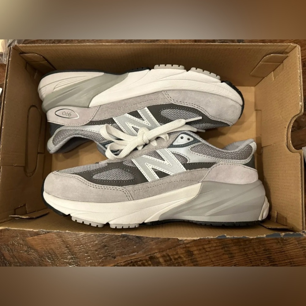New Balance 990v6 Sneakers